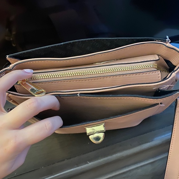 Steve Madden purse - Picture 4 of 6